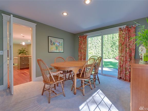 5th image of 11145 Genevieve Pl NE