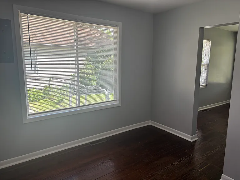 22441 Ridgeway St — Photo 20