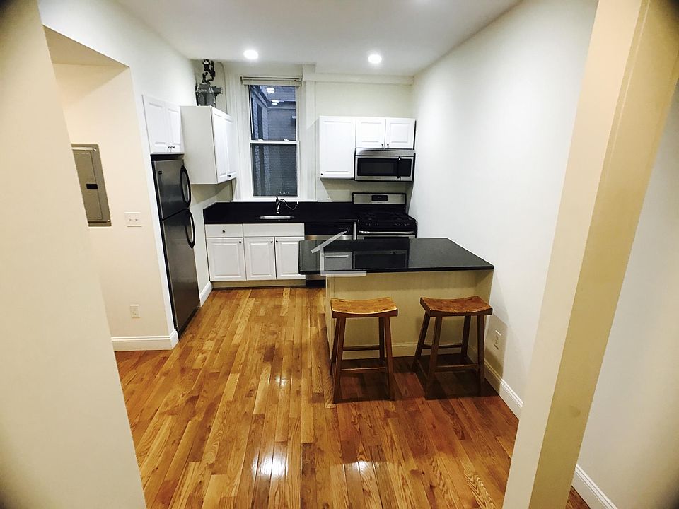 2nd image of 78 Brainerd Rd APT 002