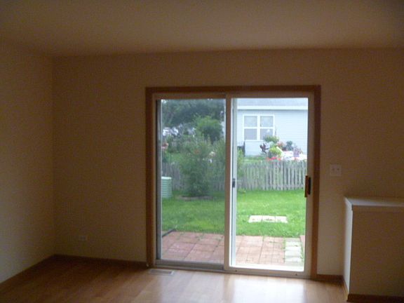5th image of 880 Wedgewood Cir