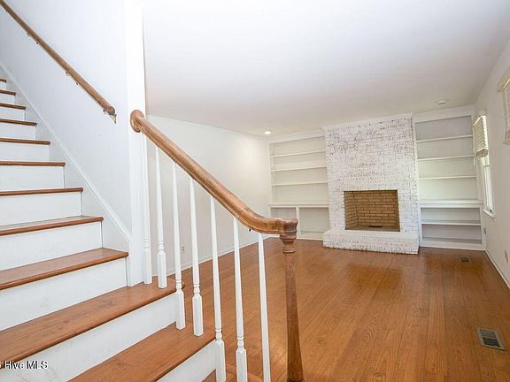 4th image of 360 Spring Lake Dr