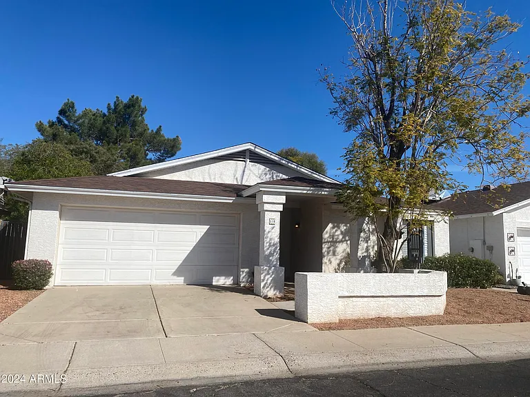 510 W Fellars Dr — Photo 1