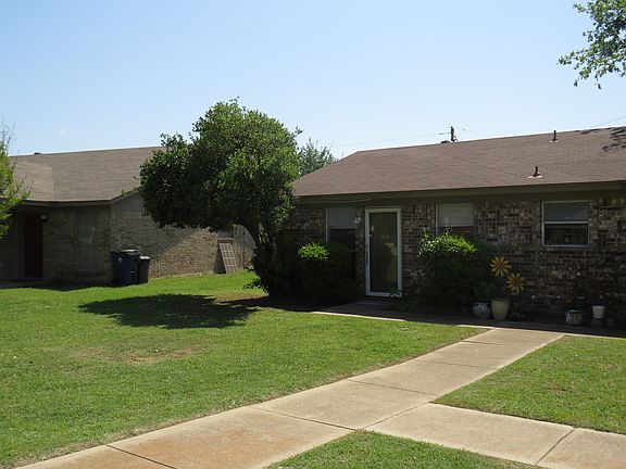 3rd image of 713 Pleasant Manor Ave