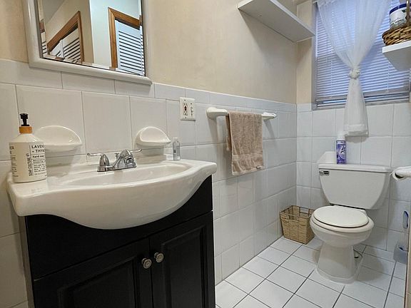 5th image of 723 Edison Ave #1