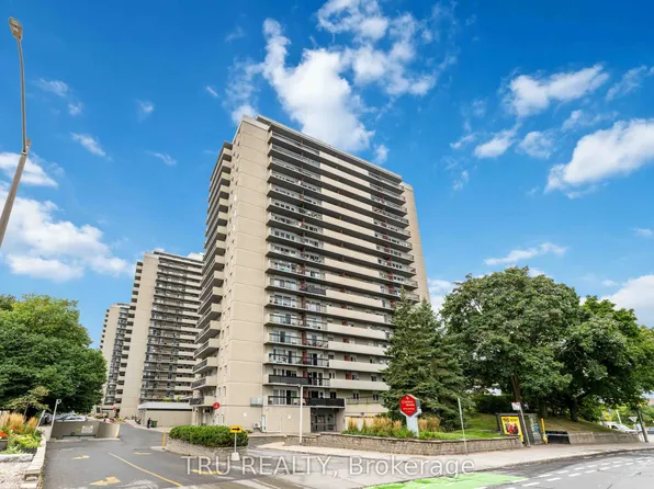 158 A McArthur Ave #Penthouse 4, Ottawa, ON K1L 7E7