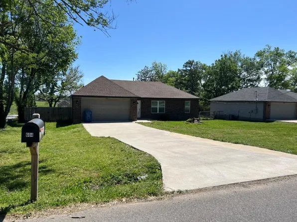 604 8th Ave NE, Gravette, AR 72736