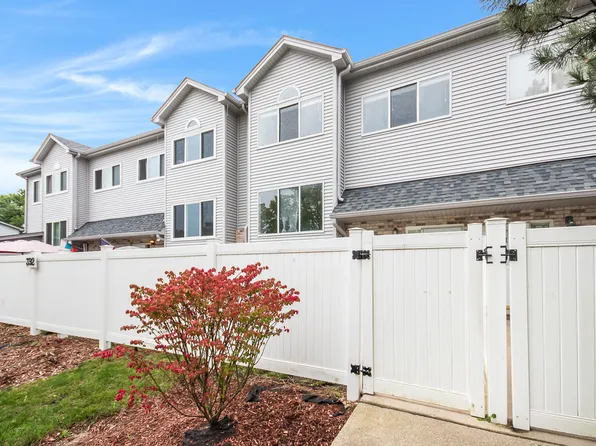 392 Park Ridge Ln #3-G, Aurora, IL 60504