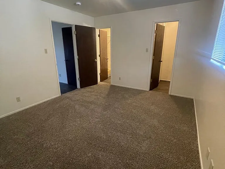 1415 N Virginia St — Photo 24