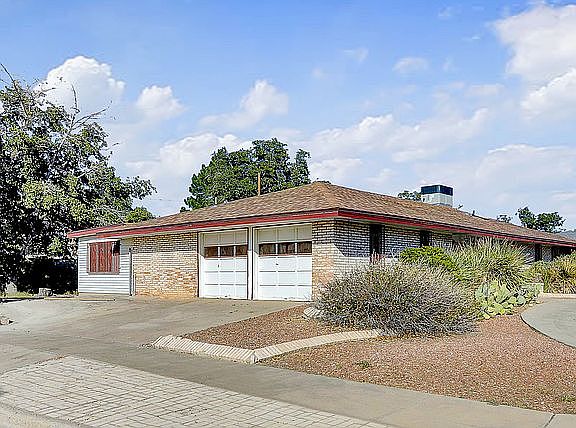 2nd image of 8601-H Burgess Dr #H
