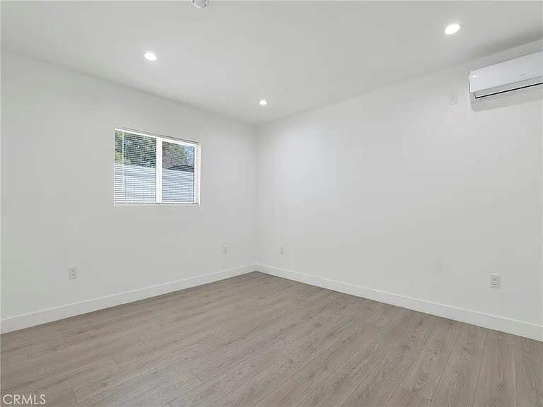10018 N Aqueduct Ave — Photo 12