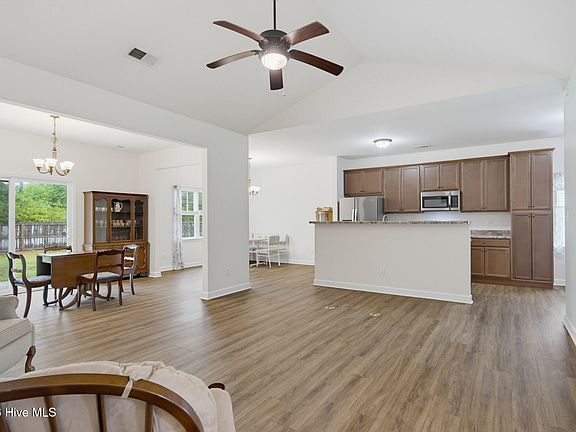 4th image of 286 Marsh Haven Drive