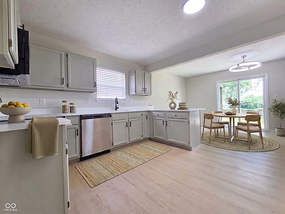 2nd image of 243 Lakemoore St