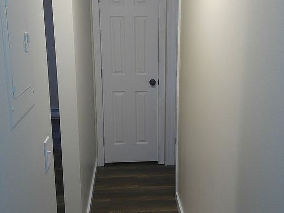 5th image of 427 W Bellwood Dr APT 1