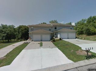 4 Pearl Dr, Weston, MO 64098