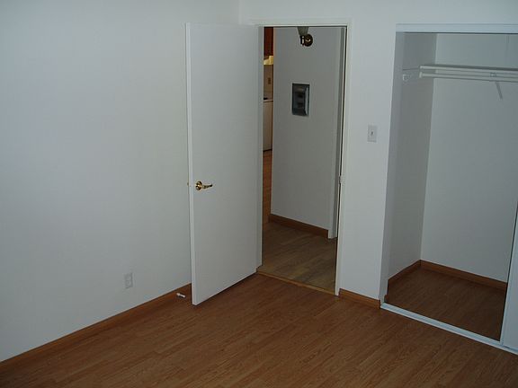 3rd image of 2355 Glendale Blvd Suite 4