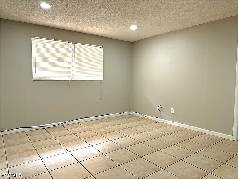2055 Braman Ave #1 — Photo 4