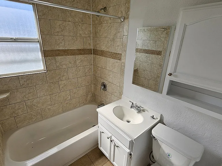 213 N Reno St #3/4 — Photo 8