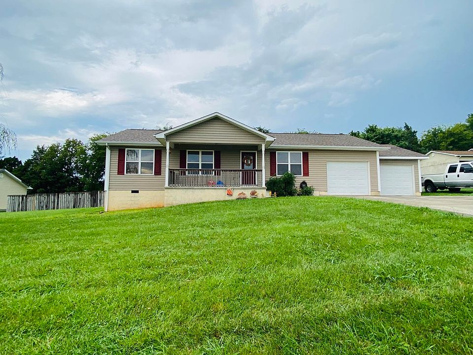 1st image of 111 Twelve Oaks Dr
