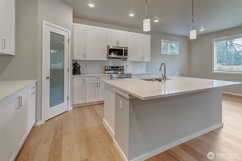 4th image of 18310 37th Avenue Ct E
