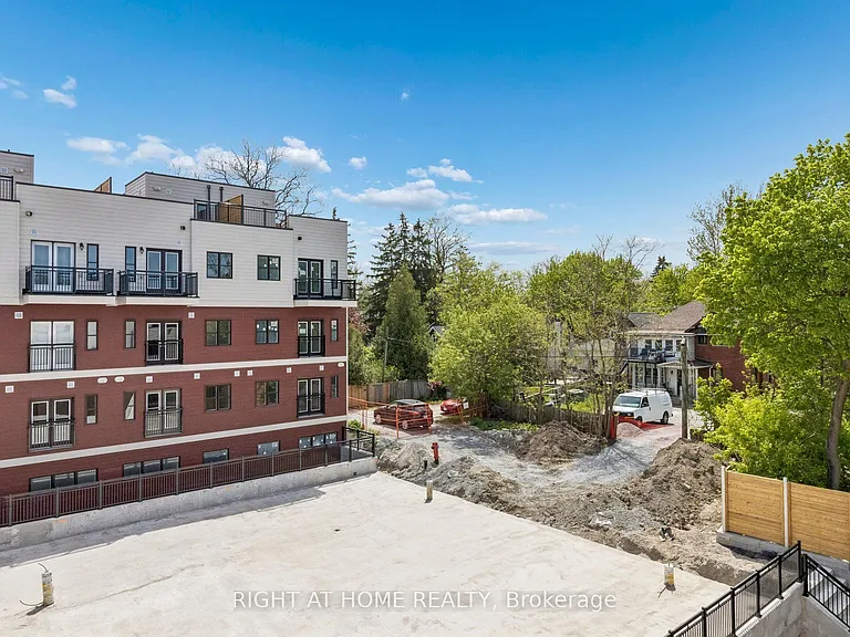 15100 Yonge St #206 — Photo 48