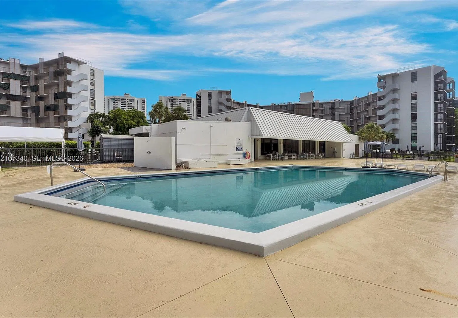 Ensenada Condo Bldg E-11 — Photo 2