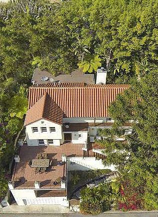 2nd image of 1610 N Crescent Heights Blvd