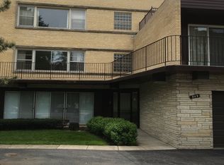 949 Pleasant St #2AW, Oak Park, IL 60302