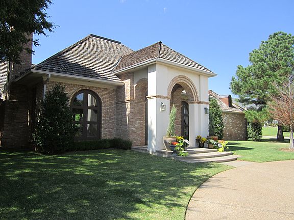 Spectacular circle drive