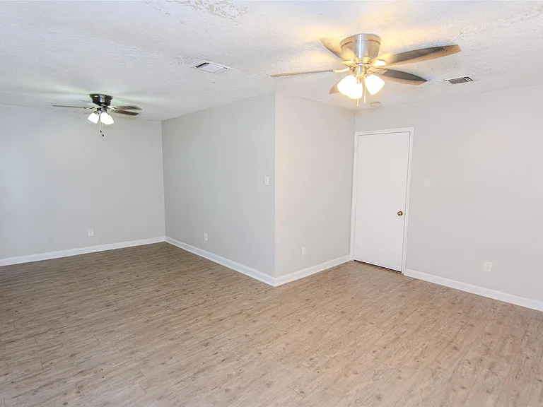 116 White Cedar St — Photo 10