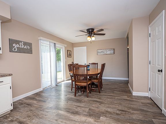 3rd image of 403 Birch Dr
