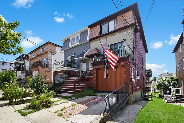 Sold by United National Realty Group | media 2