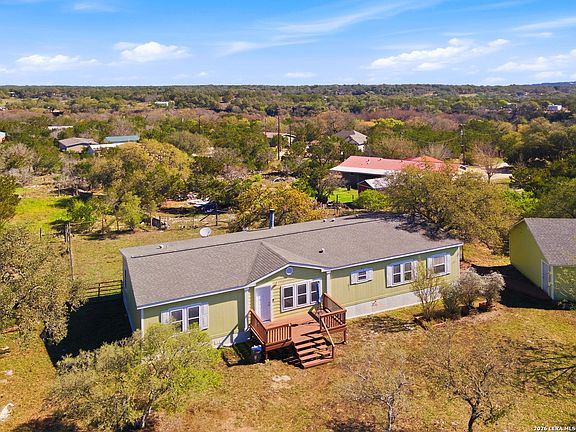4th image of 169 Saddle Dr.