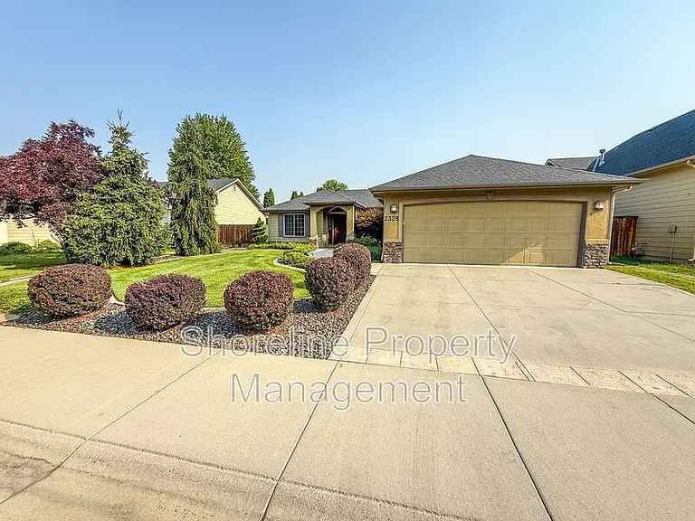 2328 E Satterfield St — Photo 29