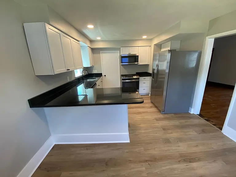 2431 Emmet St — Photo 10