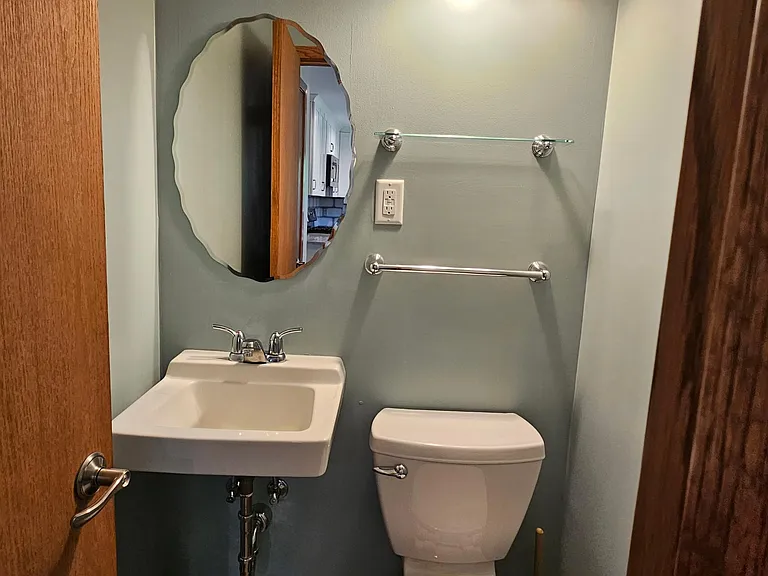 1093 Polk Cir NE — Photo 12