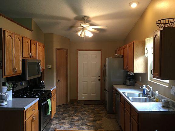 Kitchen-door leads to garage
