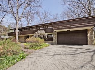 617 Forest Hill Rd, Lake Forest, IL 60045