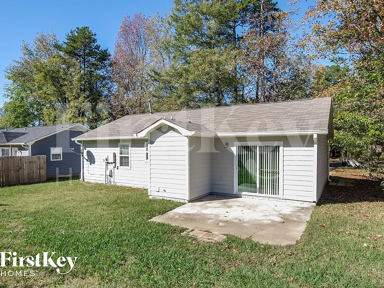 3204 Faircroft Way — Photo 15
