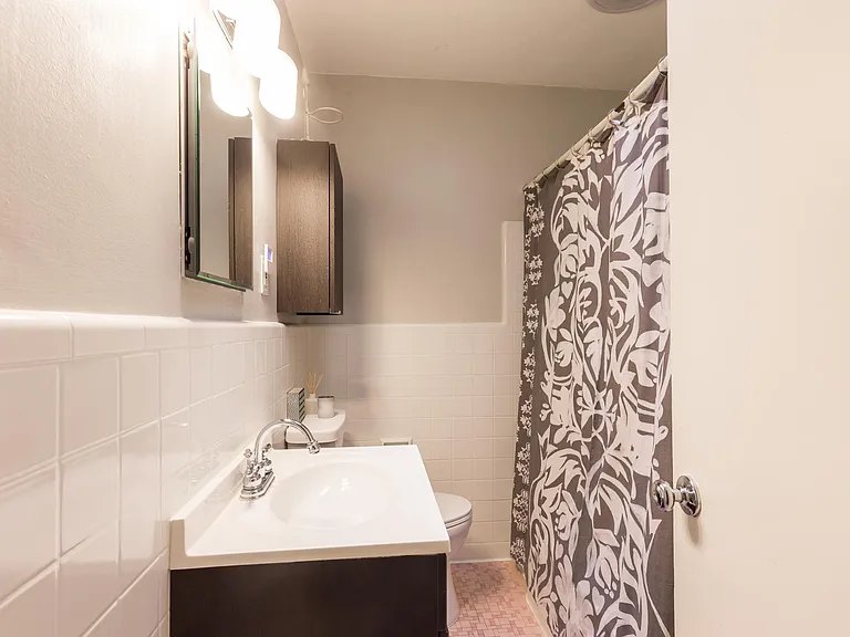 2091 Howell Mill Rd NW — Photo 17