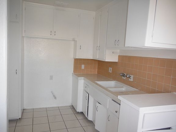 3rd image of 3838 Gibraltar Ave APT 17