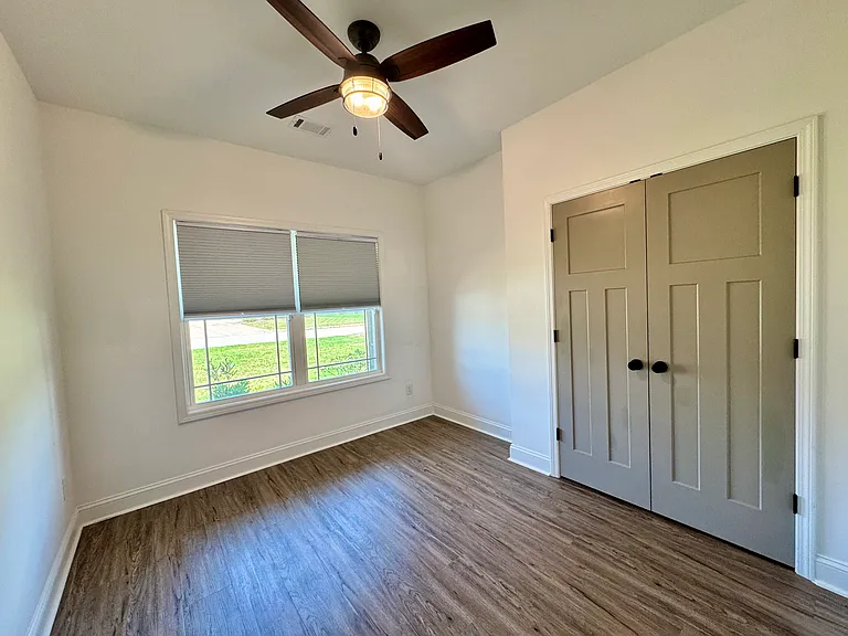 Bedroom 2 - 10'10"x9'2"