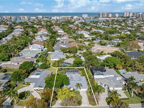 3333 Binnacle DR, NAPLES, FL 34103