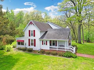 768 Indian Hills Rd, Fontana, WI 53125