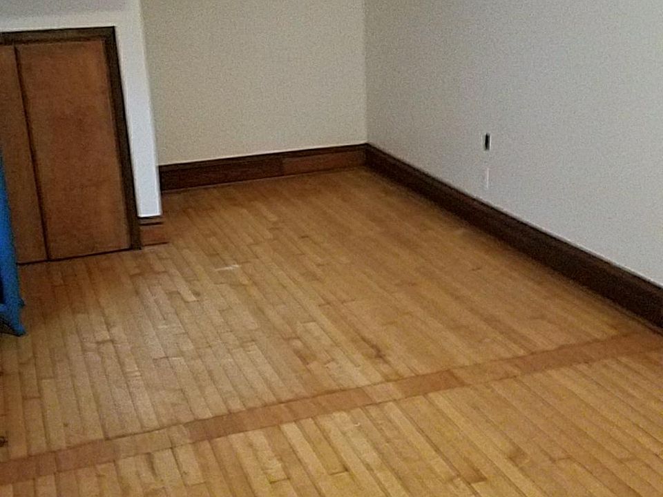 Master bedroom. 1st floor.
