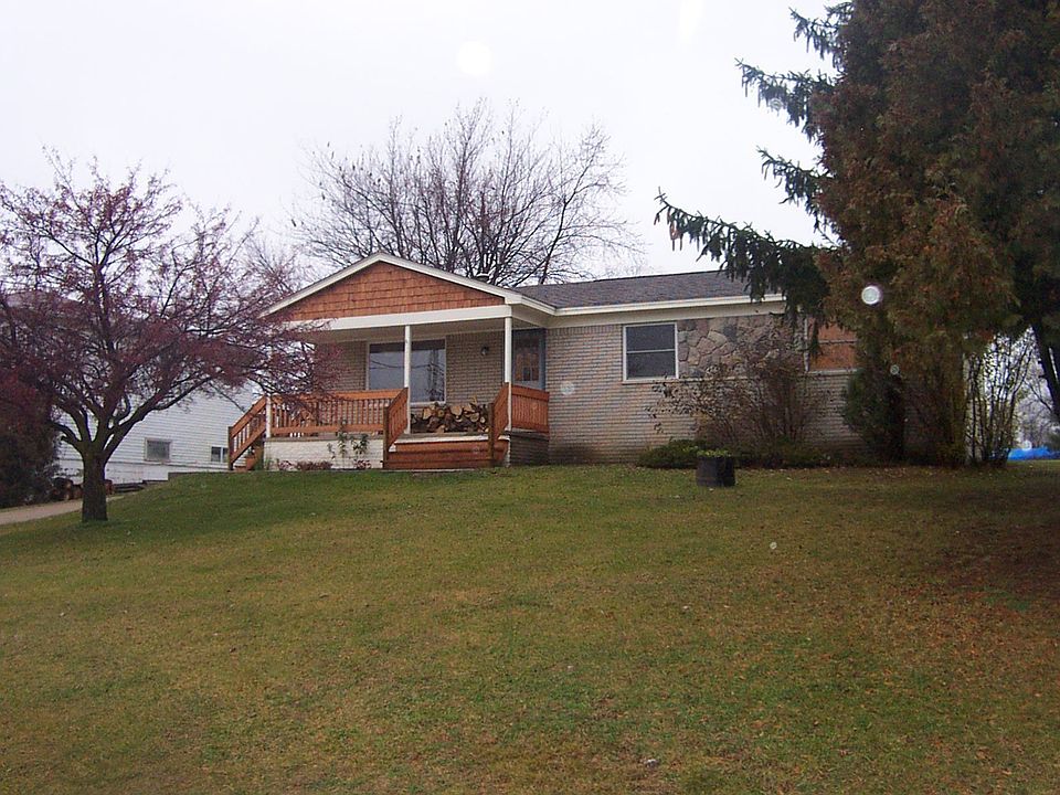 1st image of 2427 Amelia Dr