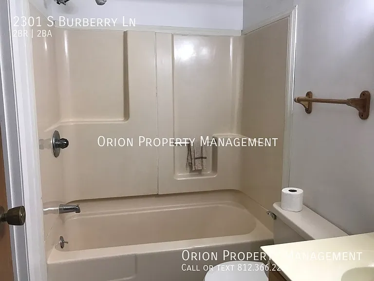 2301 S Burberry Ln — Photo 7