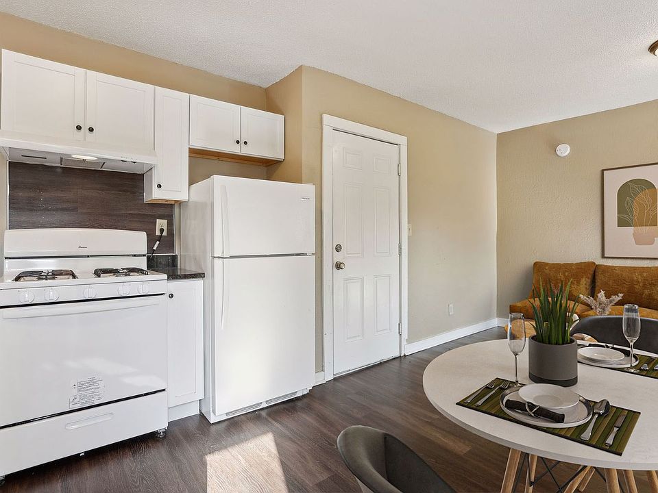 1st image of 953 Desoto St APT 6