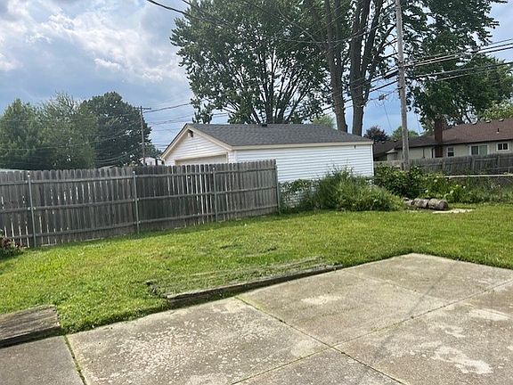 2nd image of 20447 Lakeworth St