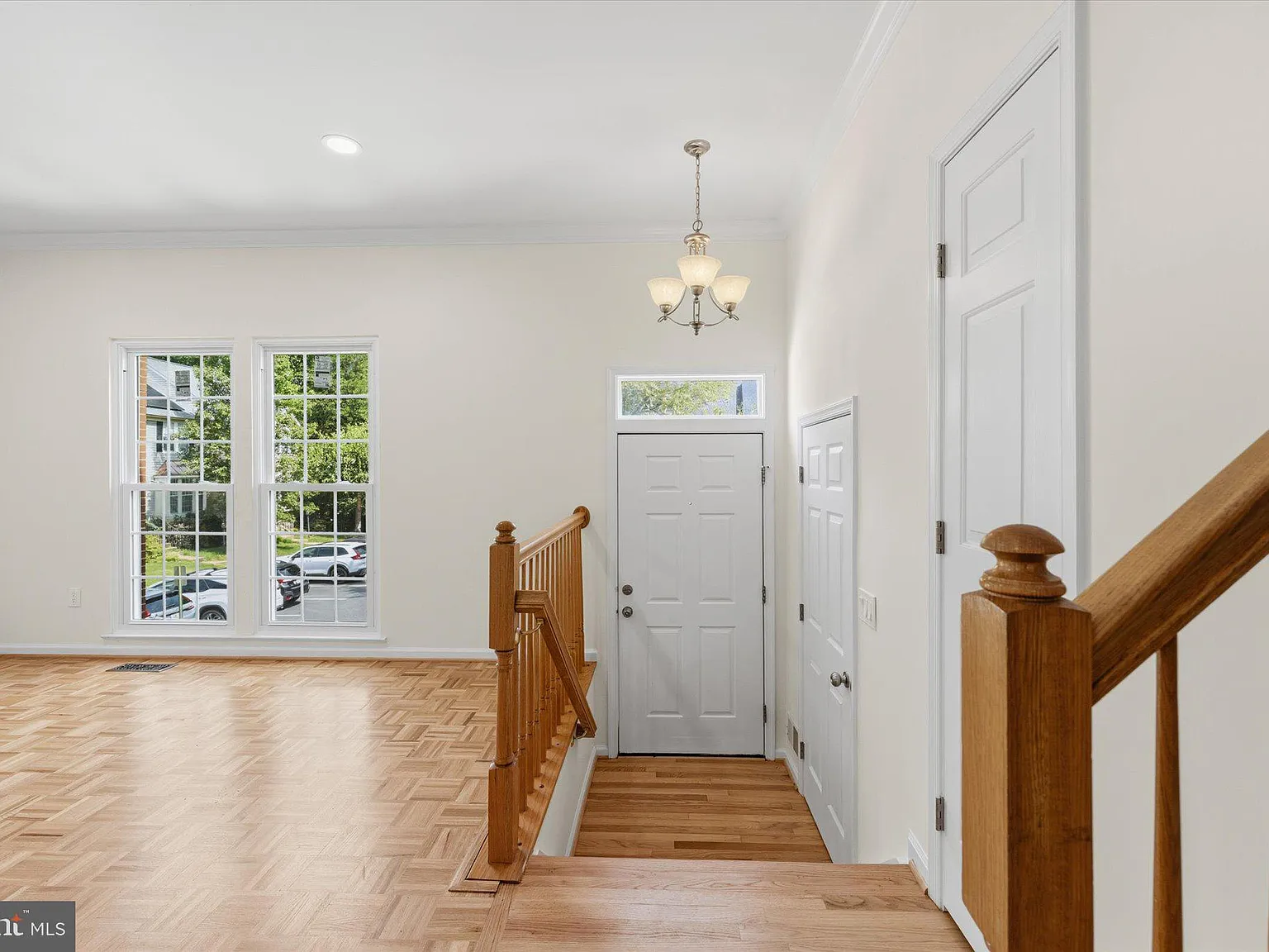 3 bed, 2.5 bath, 2648 sqft, $2,950 — Photo 4