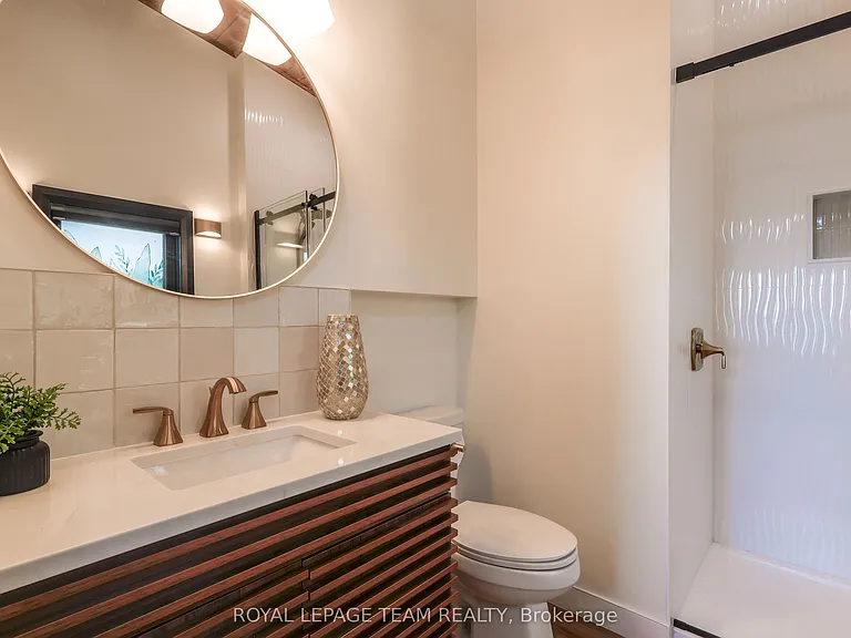 177 Rideau St — Photo 17